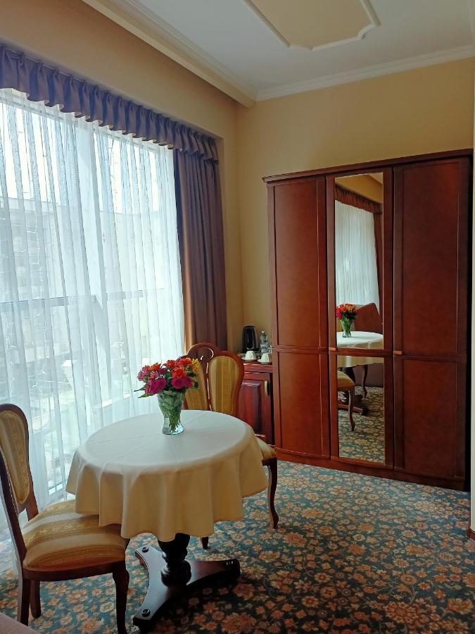 Victoria Cechini Otel Krynica Zdroj Dış mekan fotoğraf