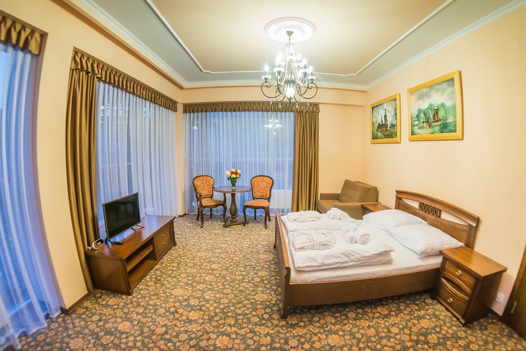Victoria Cechini Otel Krynica Zdroj Oda fotoğraf