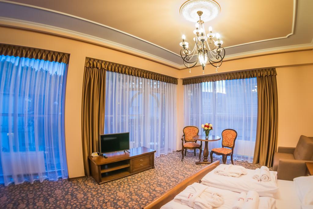 Victoria Cechini Otel Krynica Zdroj Oda fotoğraf