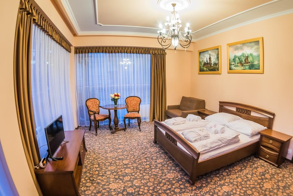 Victoria Cechini Otel Krynica Zdroj Oda fotoğraf