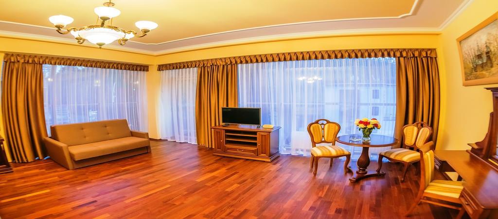 Victoria Cechini Otel Krynica Zdroj Dış mekan fotoğraf